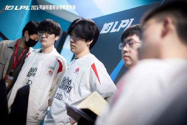 这使他在亚 这使他在亚