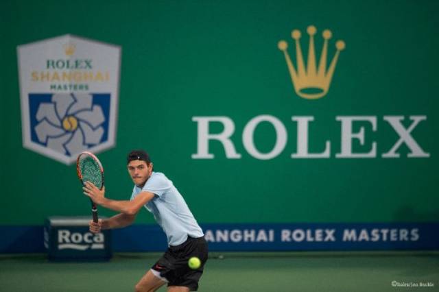 际舞台上屡 际舞台上屡